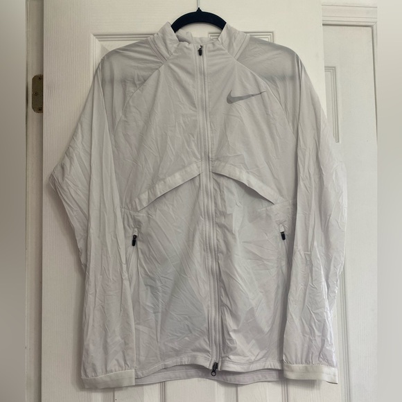 Nike Men’s Running NikeShield Windbreaker - Picture 1 of 4